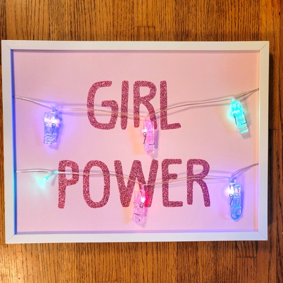 Idea Nuova Toys 4 Girl Power Light Up Board With Clothes Pins For
